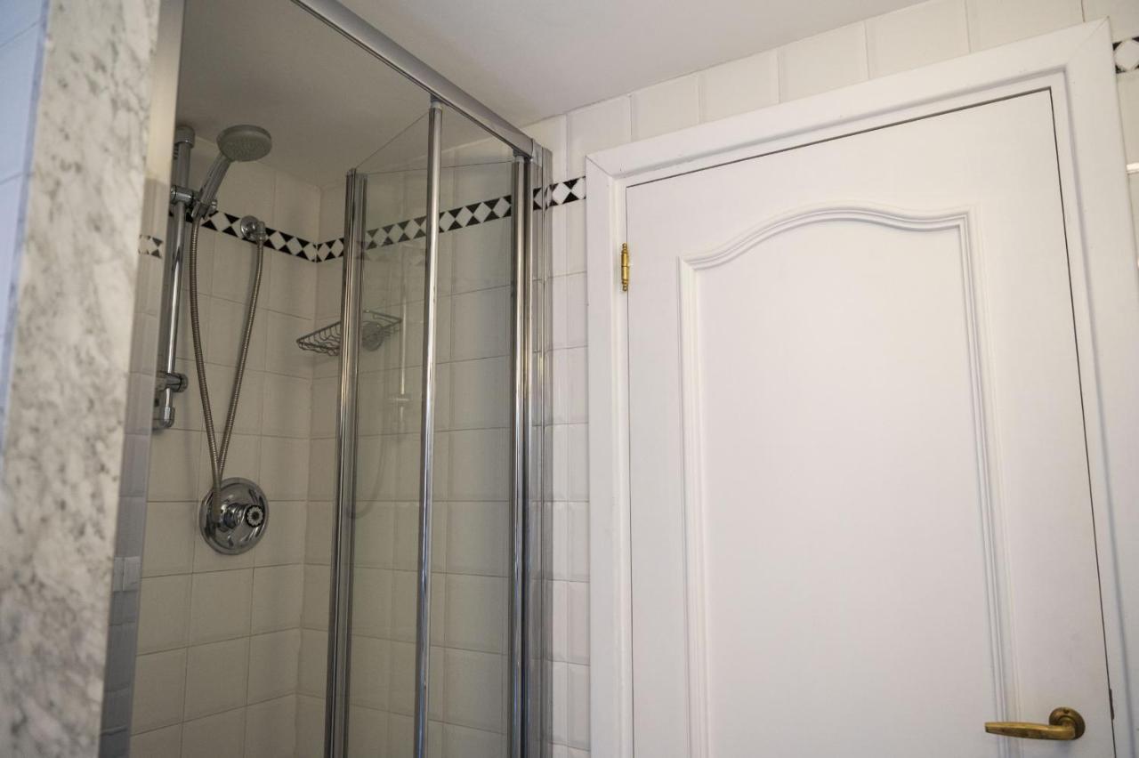 Artsy And Elegant Apartment Near Pantheon Roma Esterno foto